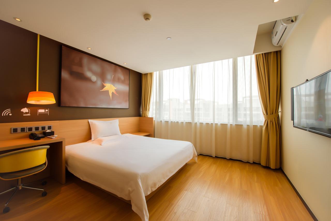 Iu Hotel Shenyang Railway Station Sk Transfer Center Exterior photo